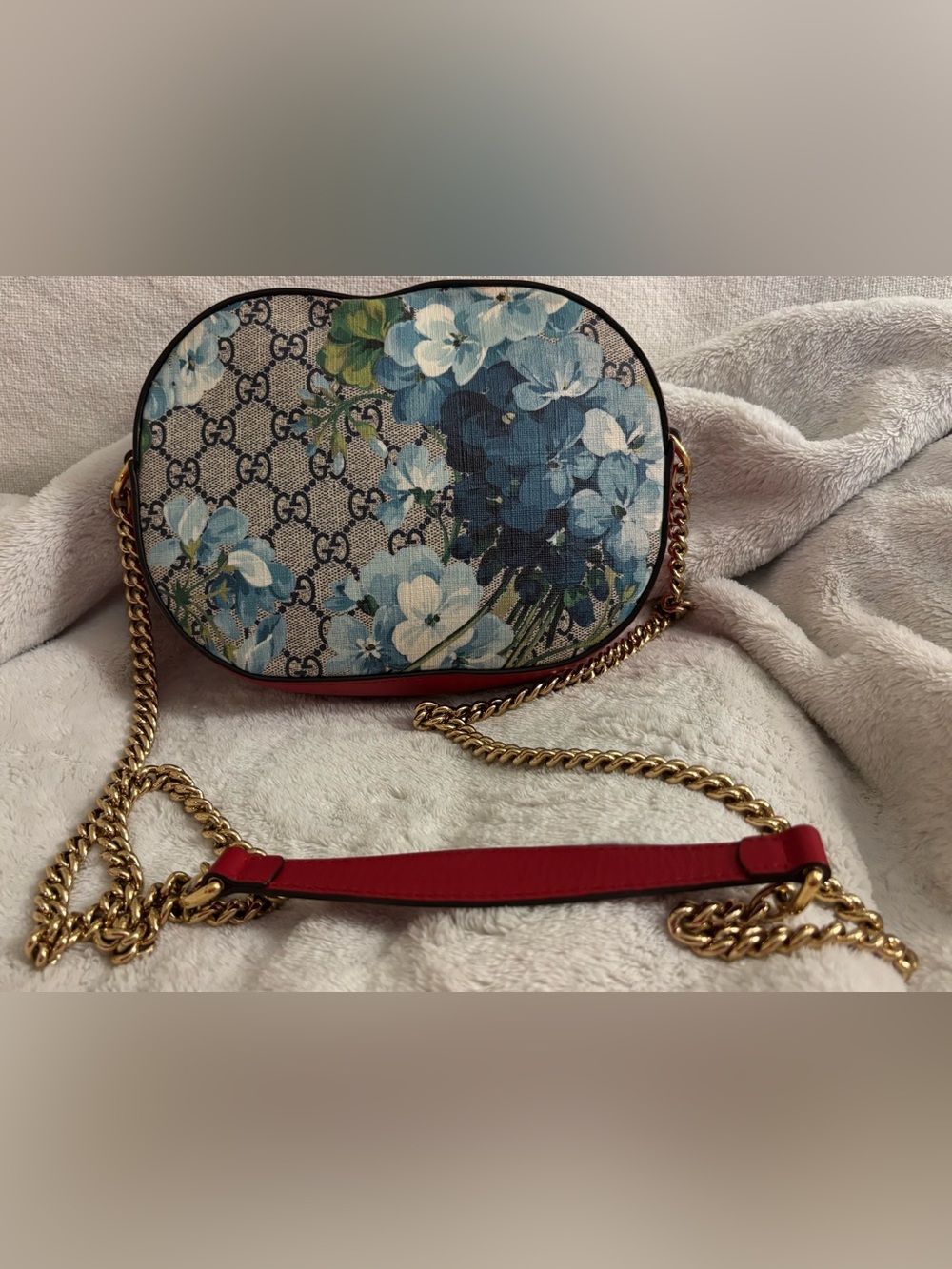 GG Supreme Monogram Blooms Small Chain Shoulder Bag Beige Blue Navy Hibiscus Red
